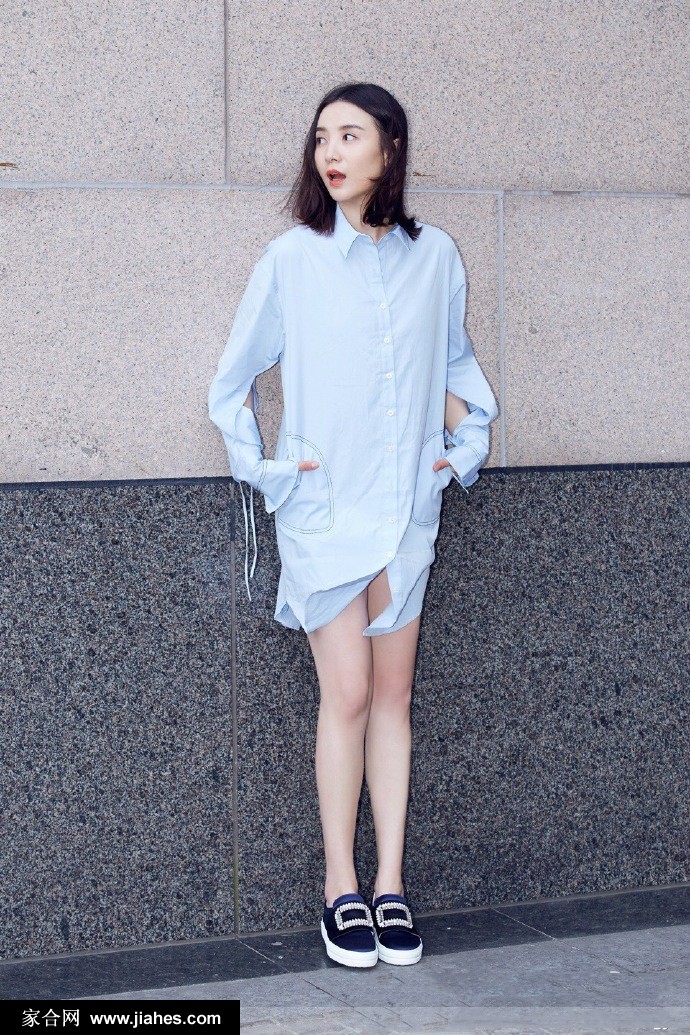 小宋佳轻松驾驭少女风性感出游写真[4]