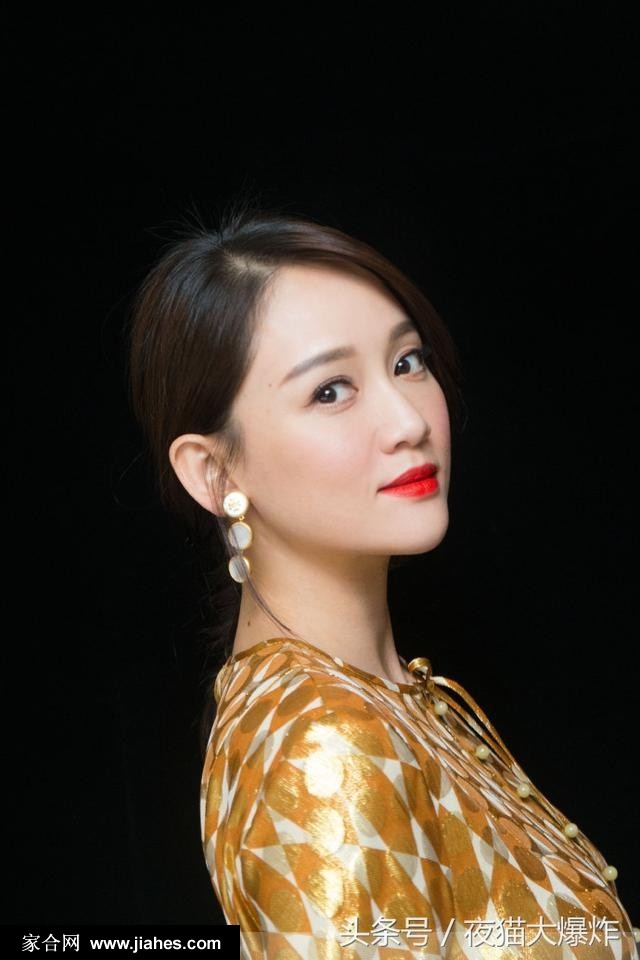 陈乔恩金闪闪连衣裙惊艳全场[2]