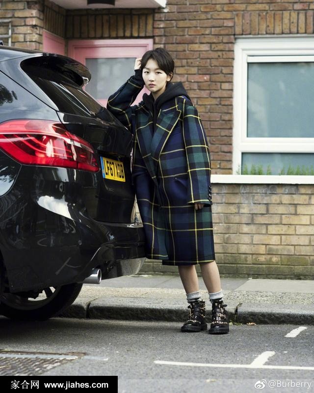 周冬雨茧型大衣最美LOOK时尚写真[7]