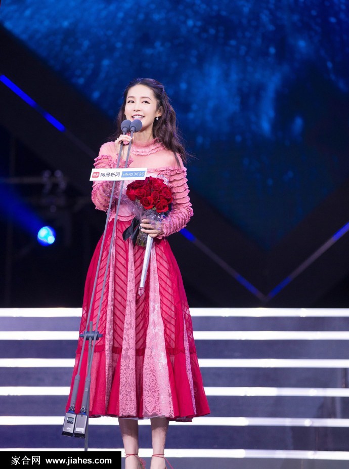 李沁轻松驾驭美美蛋糕裙俏皮不失女人味[3]
