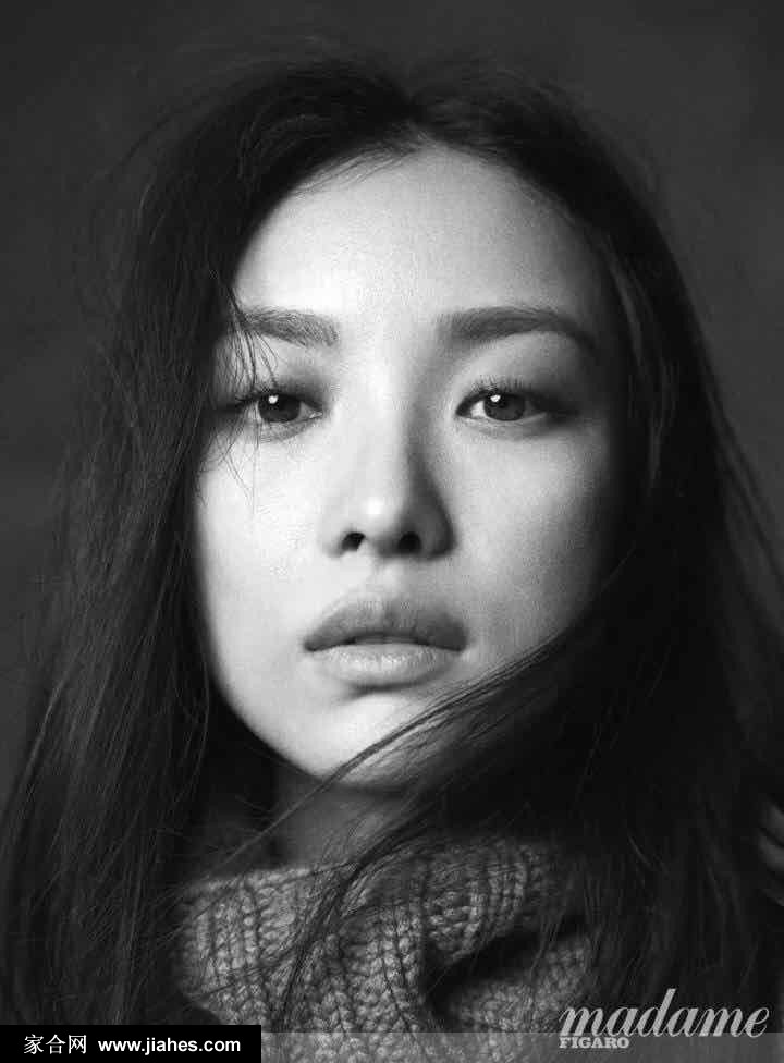 倪妮十二月《MadameFigaro》封面写真黑白素雅十足高级感[4]