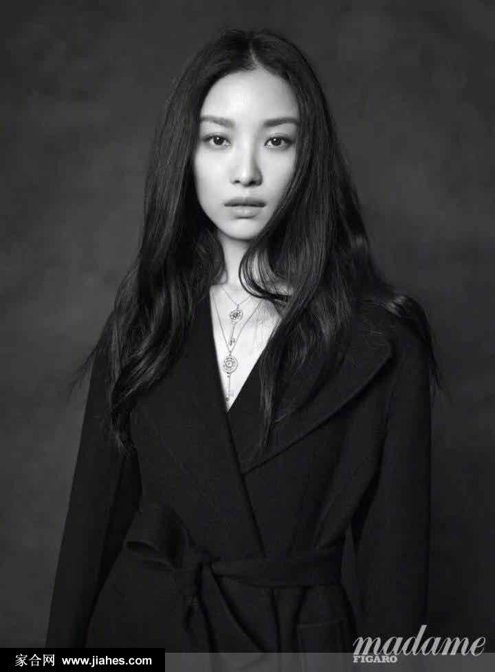 倪妮十二月《MadameFigaro》封面写真黑白素雅十足高级感[6]