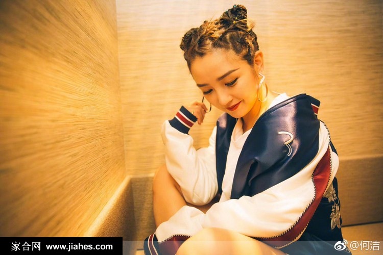 辣妈何洁哪吒头俏皮活力不失少女感[3]