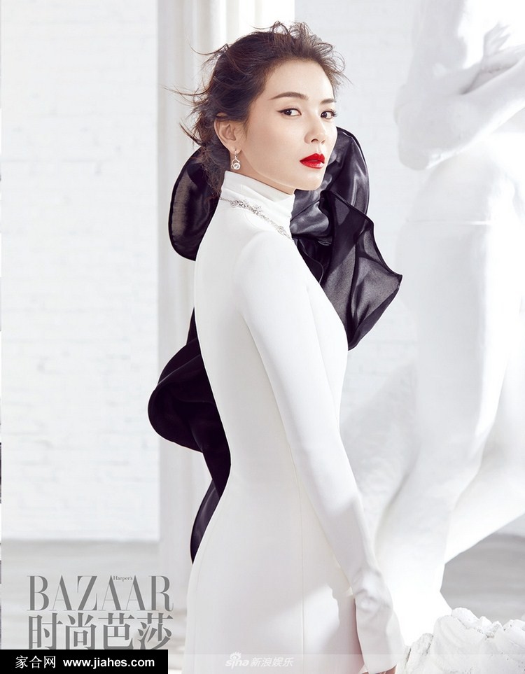气质美女刘涛《时尚芭莎》开年封面大片黑白LOOK优雅大气[9]