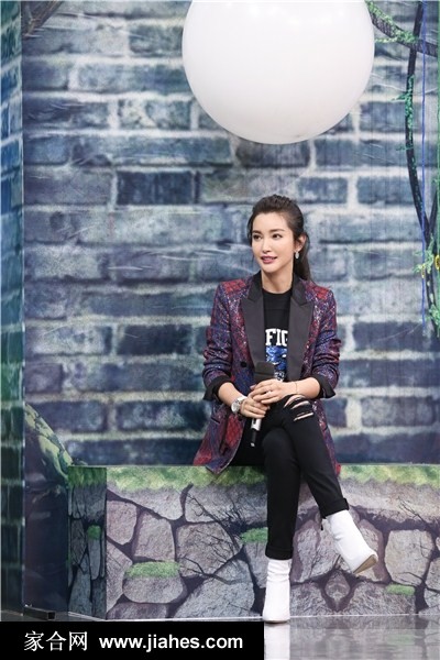 李冰冰休闲西装配上高马尾亮相霸气御女范十足[5]
