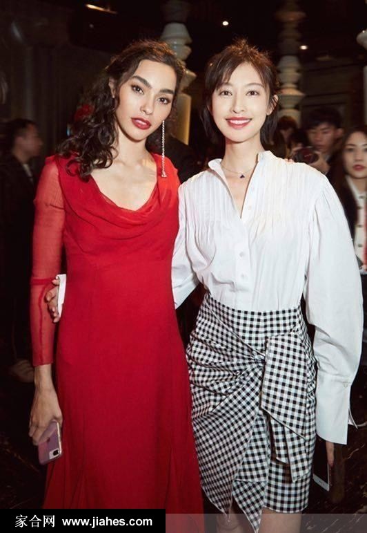 张俪莎环球新锐大赏现场又酷又甜少女感十足造型图片[5]