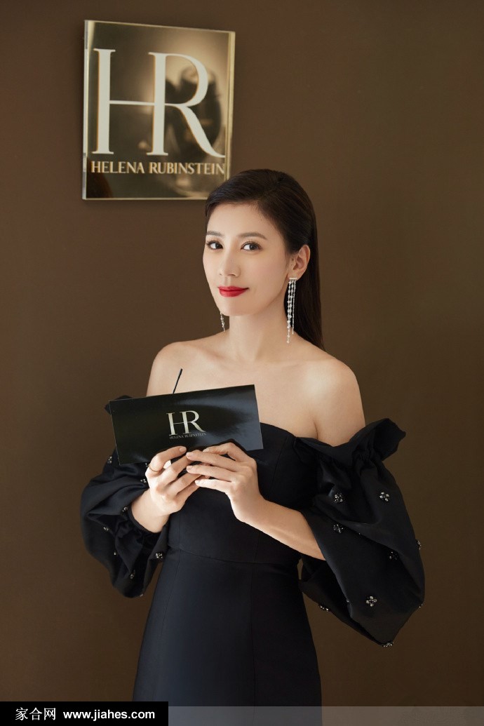 性感女神贾静雯长裙玉肩尽显御姐范写真图片[3]