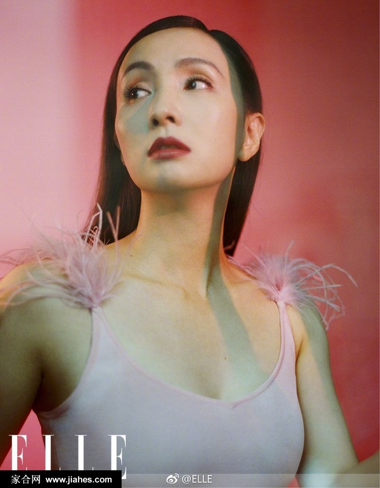 小陶虹妩媚红唇长发披肩迷人熟女味写真图片[3]