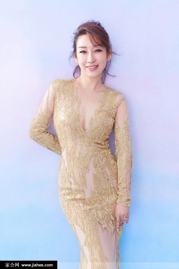 美丽的新娘秦海璐优雅婚纱裙迷人艳丽写真图片[2]