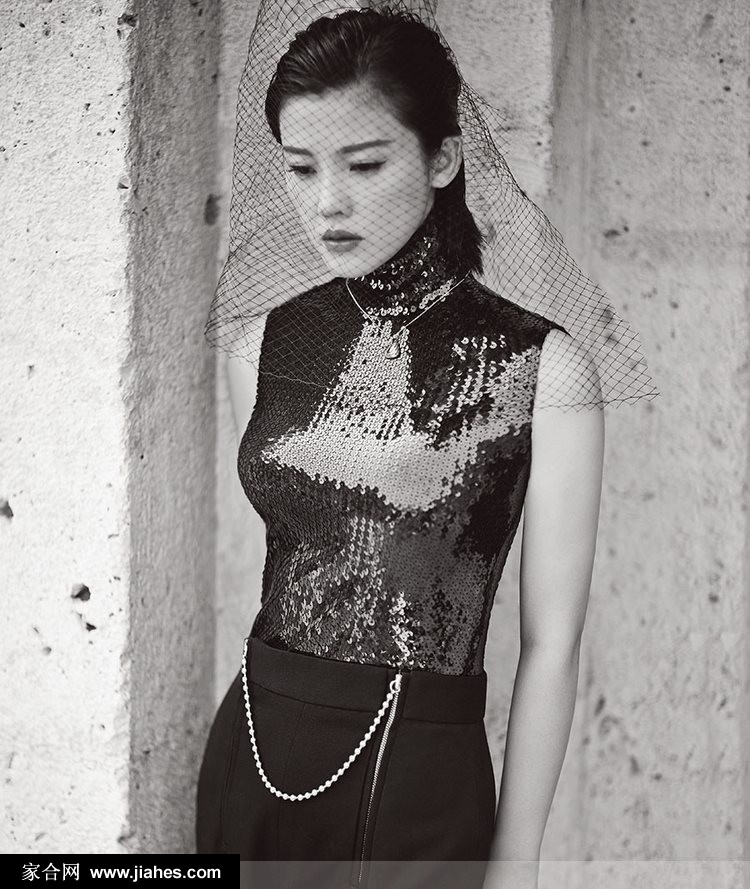 古典少女杨子姗优雅白裙面纱艳丽写真图片[3]