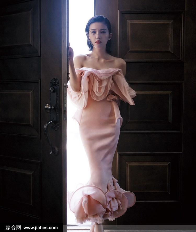 古典少女杨子姗优雅白裙面纱艳丽写真图片[5]