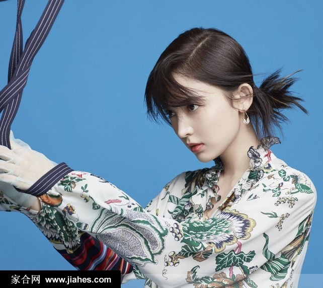 古力娜扎透视装大秀窈窕身材清淡素雅写真图片[3]