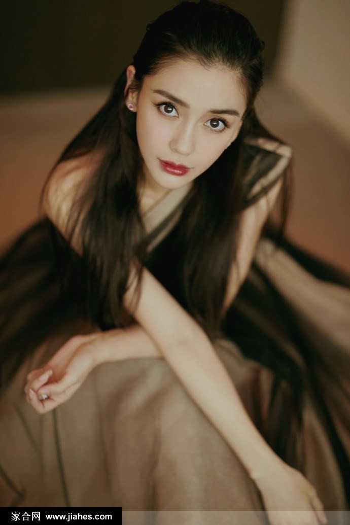 杨颖黑纱翻墨礼服露香肩精致妆容女人味十足图片[6]