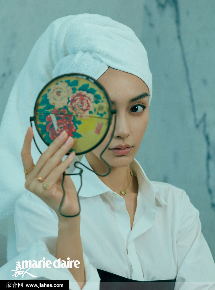 杨颖angelababy挑战圆寸头短发造型时尚摩登女郎范写真[6]