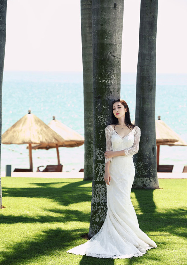蒋梦婕白色婚纱尽显女神范[2]