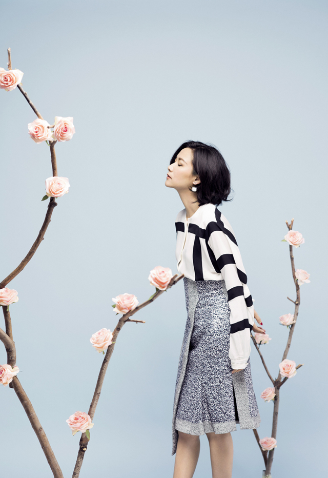 徐静蕾清新写真 时尚靓丽美极了[3]