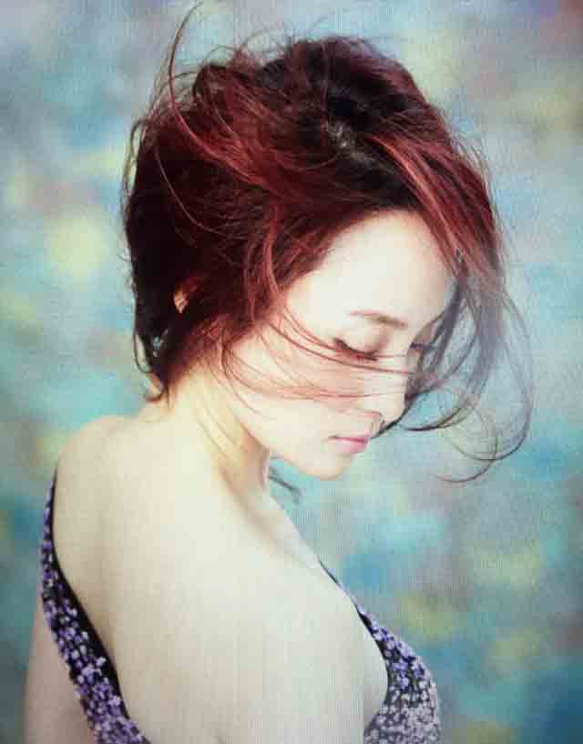 人妻蒋勤勤唯美写真十分迷人[5]