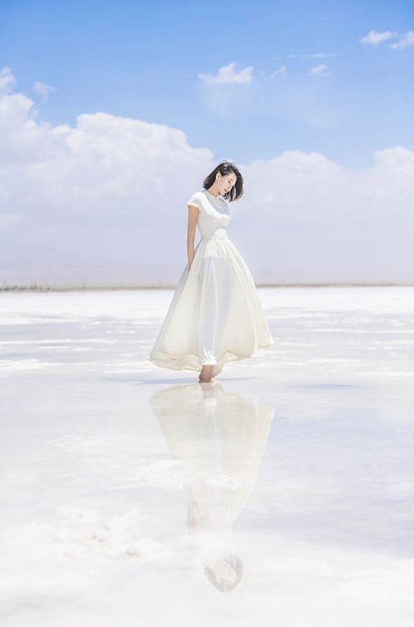 李斯羽清雅一袭白裙氧气写真曝光[2]