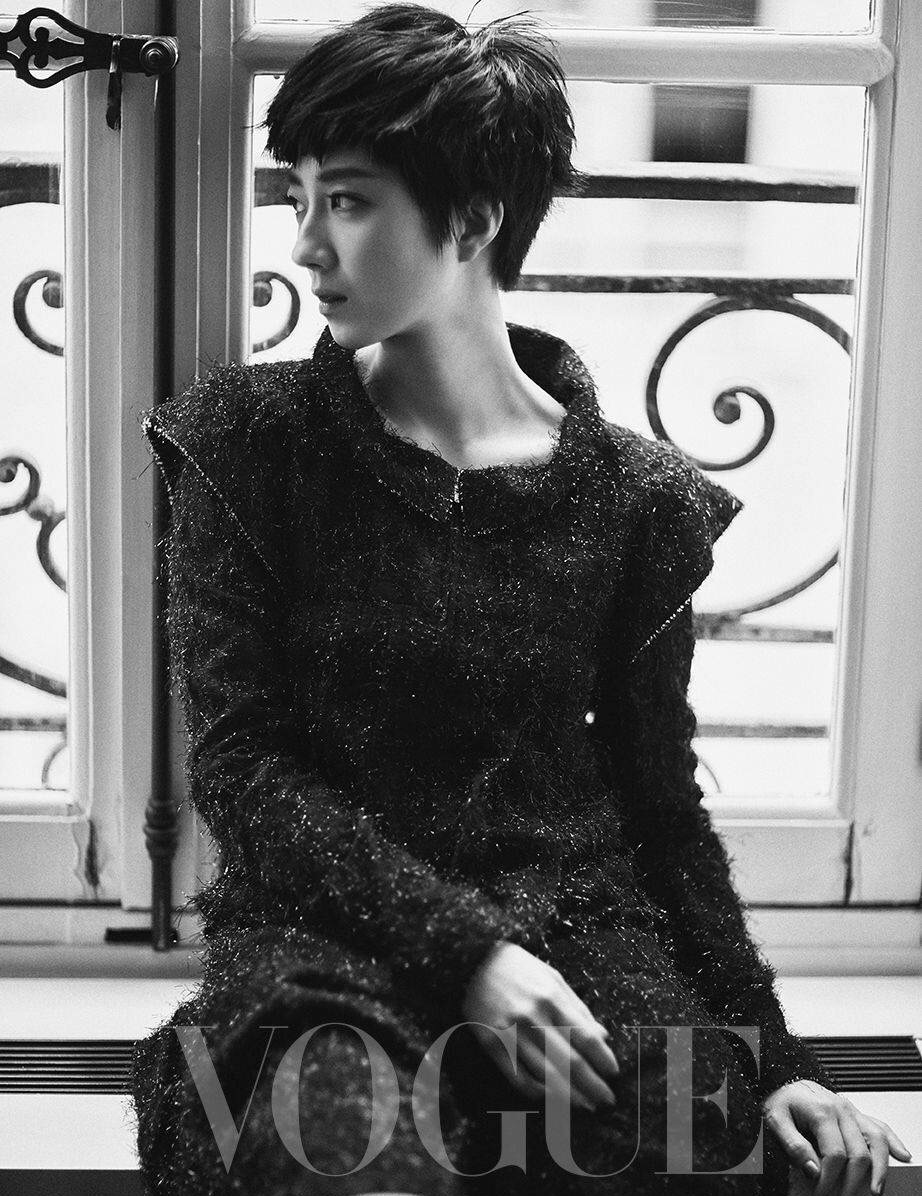 桂纶镁受邀登上Vogue8月刊封面[2]