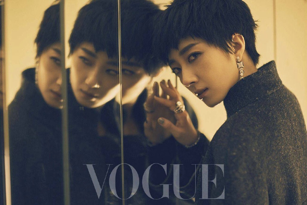 桂纶镁受邀登上Vogue8月刊封面[8]