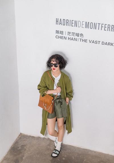 张瑶酷炫时髦形象街拍曝光