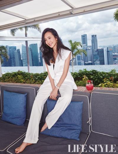 王鸥曝光异国休闲封面大片写真曝光