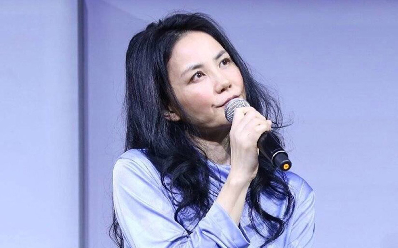 王菲发布会现场依然气质迷人图片[2]