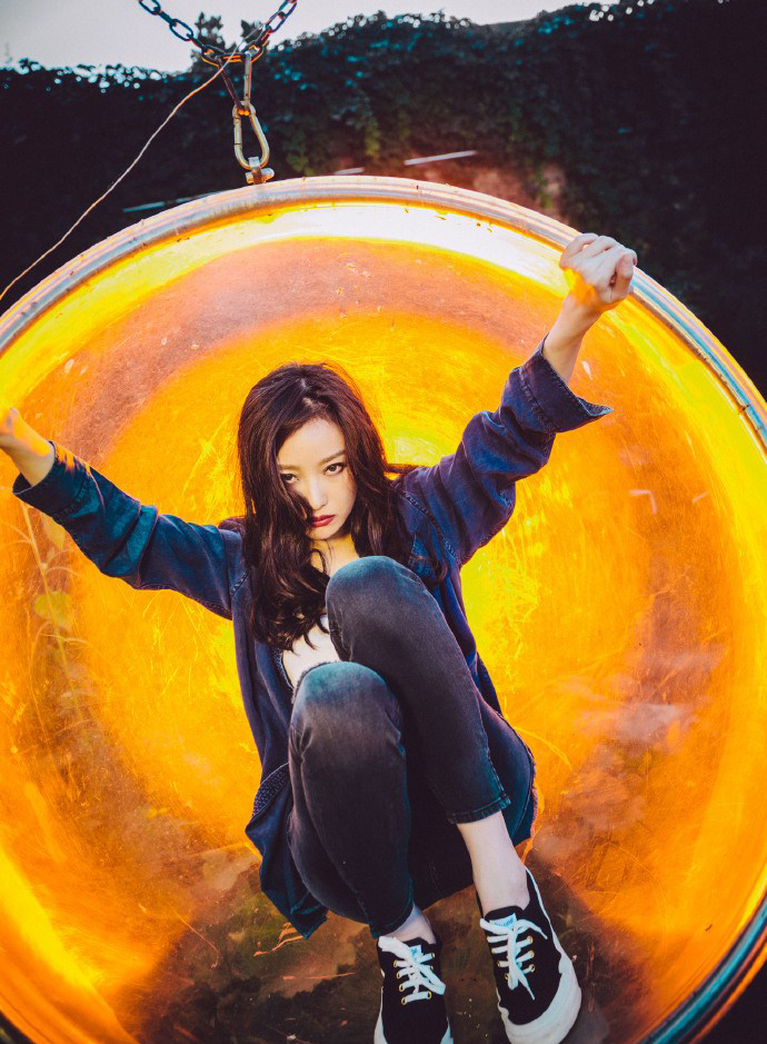 倪妮率性牛仔装束时尚风雅写真曝光[3]