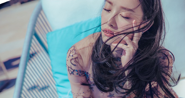 倪妮魅惑眼神撩人勾魂美艳清新写真[7]