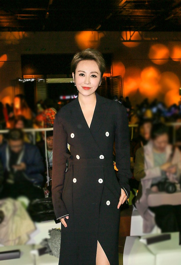 马丽获时尚奖项肯定喜剧演员也能美美搞笑[4]