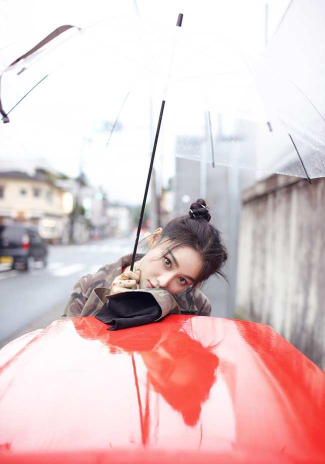 张馨予玩转街头风嘻哈少女逆生长[2]