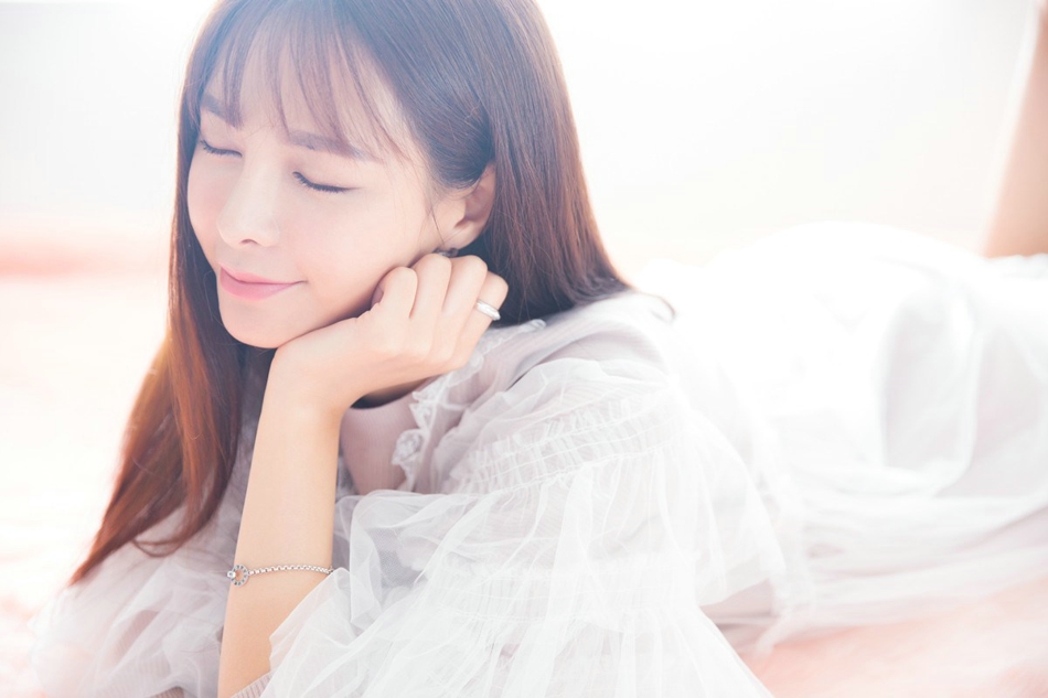 沈梦辰早春大片变唯美少女 轻舞薄纱秀性感[3]