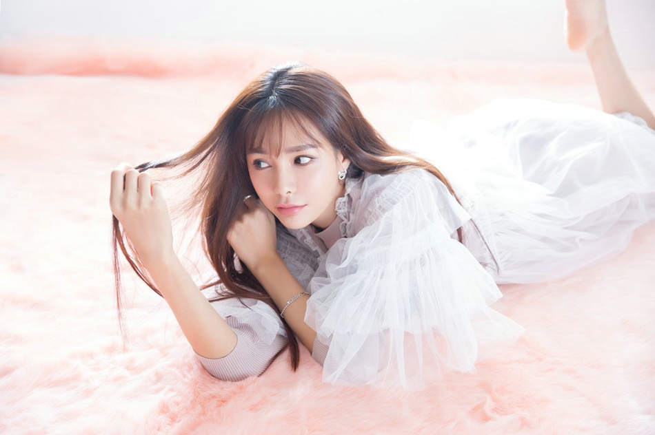 沈梦辰早春大片变唯美少女 轻舞薄纱秀性感[5]