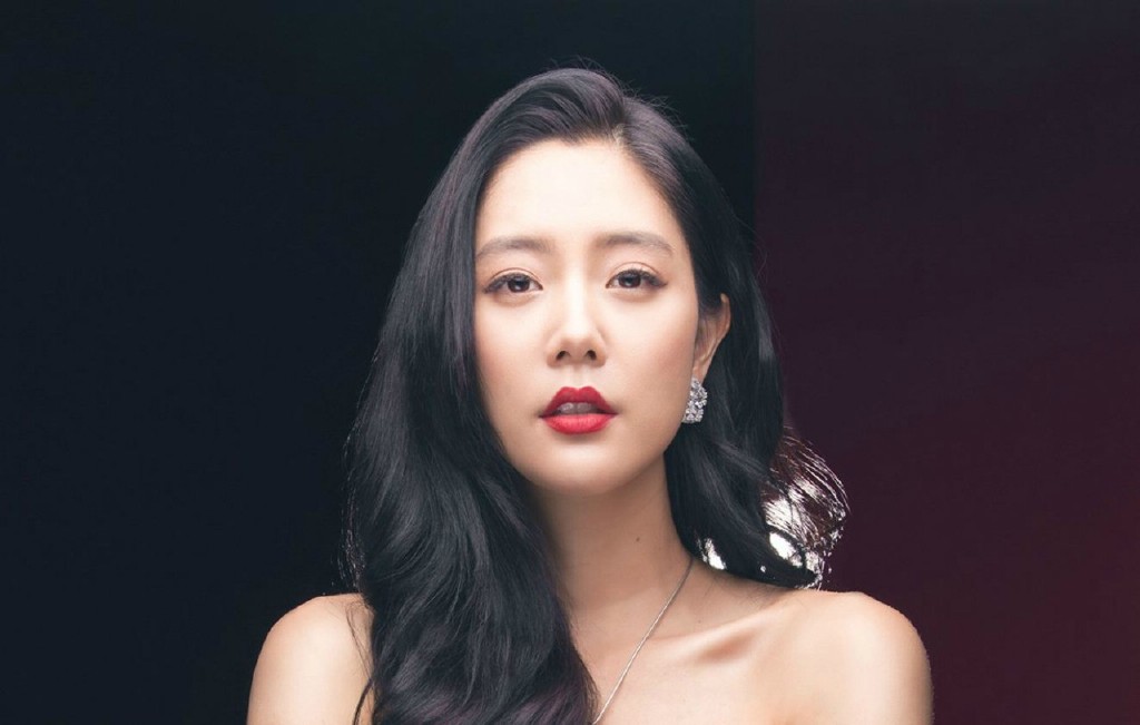 情圣里的yoyo优优扮演者是谁 李成敏爆乳性感写真[9]
