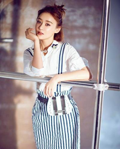 马甲线女王袁姗姗 ​​​身材棒棒的