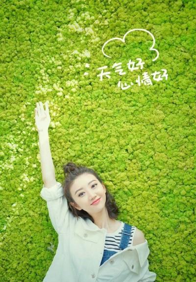 景甜的一组小清新风格写真曝光