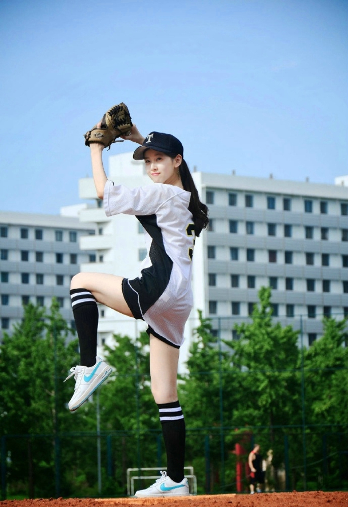 奶茶妹妹章泽天棒球写真公开 青春少女活力足[3]