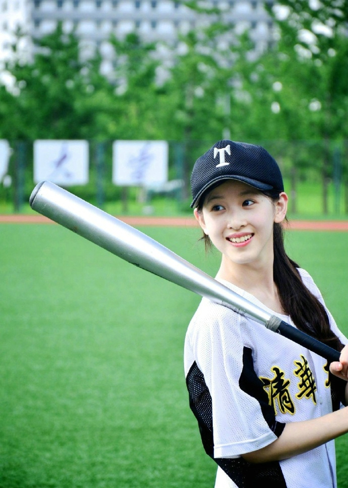 奶茶妹妹章泽天棒球写真公开 青春少女活力足[4]