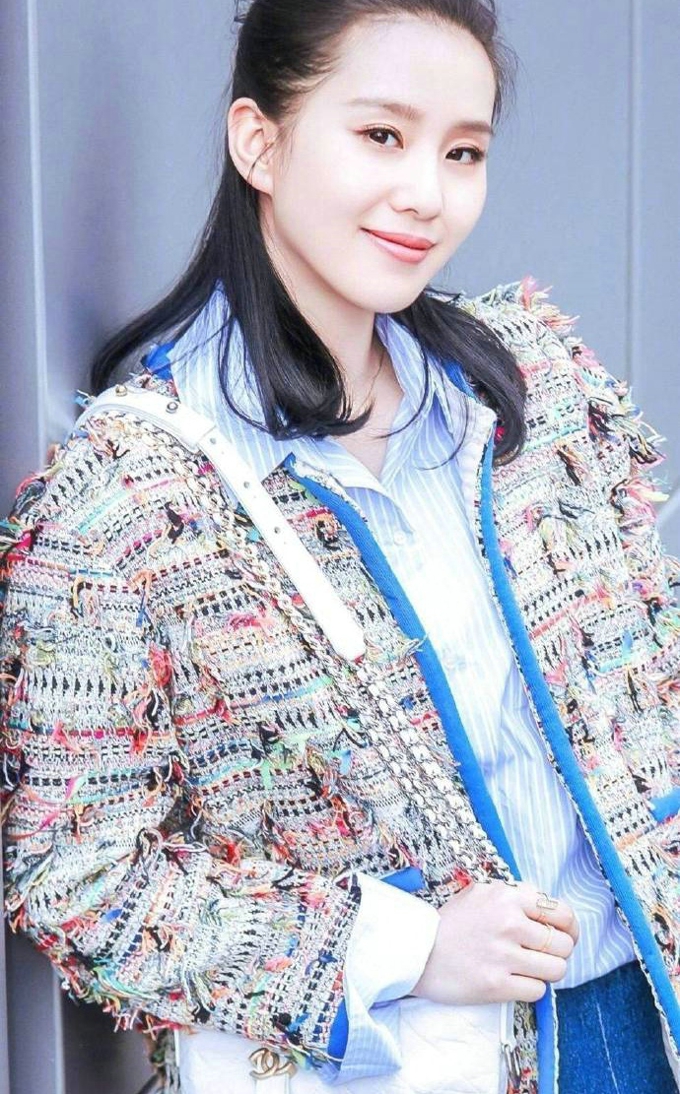 刘诗诗半丸子头街拍 帅气英俊魅力诗诗[3]