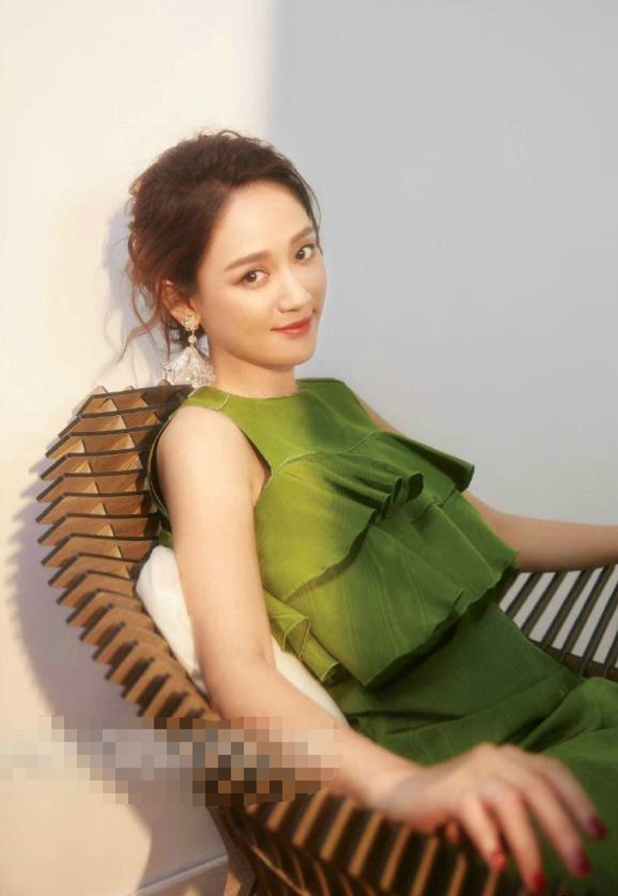 陈乔恩时尚大片 依旧清新如少女 盛世美颜的姑娘。[3]