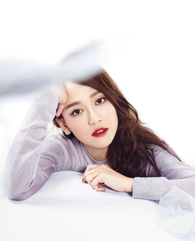 陈乔恩时尚大片 依旧清新如少女 盛世美颜的姑娘。[8]
