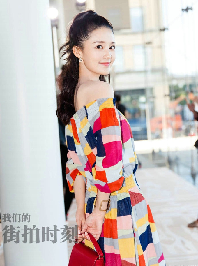 李沁姑娘魅力街拍 沁姑娘美如画[5]