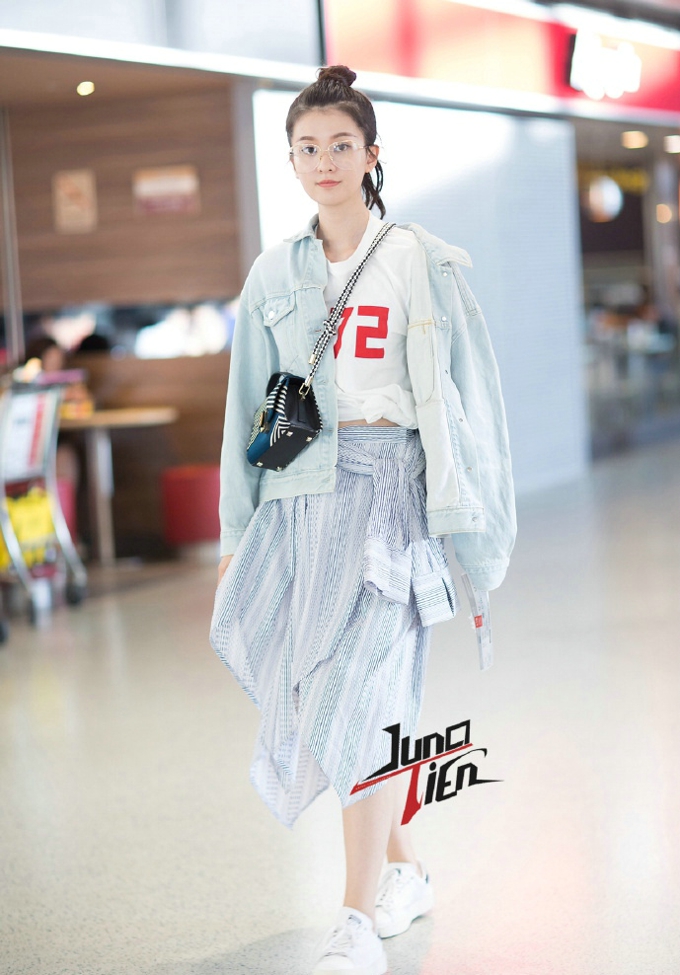 乔欣机场街拍 时尚优雅 淑女气质特别迷人呢[3]