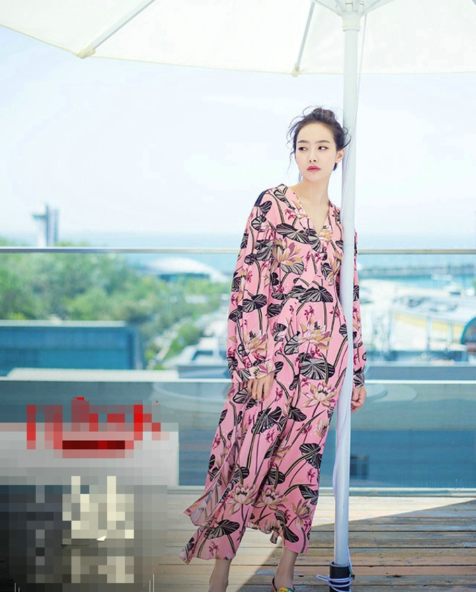 宋茜时尚街拍 丸子头的宋茜气场十足冷艳优雅的仙女茜[5]