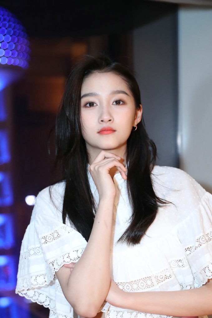 大长腿妹纸清新甜美的关晓彤越来越美了[4]