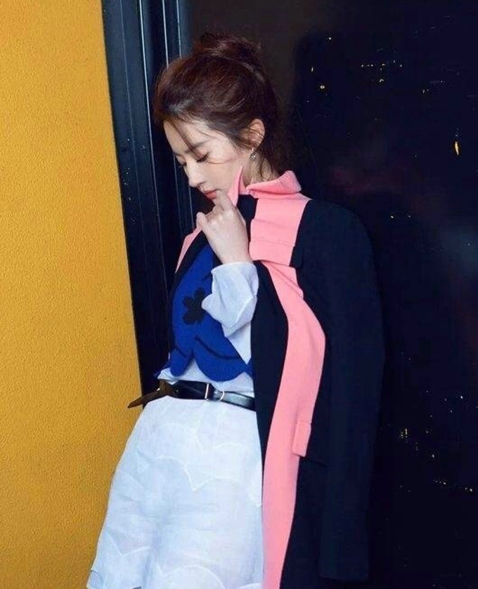 神仙姐姐刘亦菲时尚大片 每一种搭配都美的飞起[6]