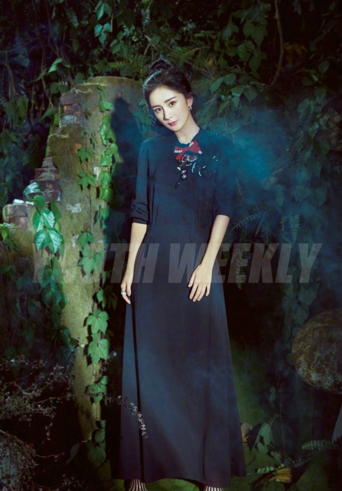 杨幂杂志大片 成熟迷人 风情万种 有些文艺复古女神的味道[6]