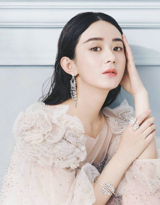 赵丽颖登芭莎珠宝 时尚大气风格女王范儿[4]