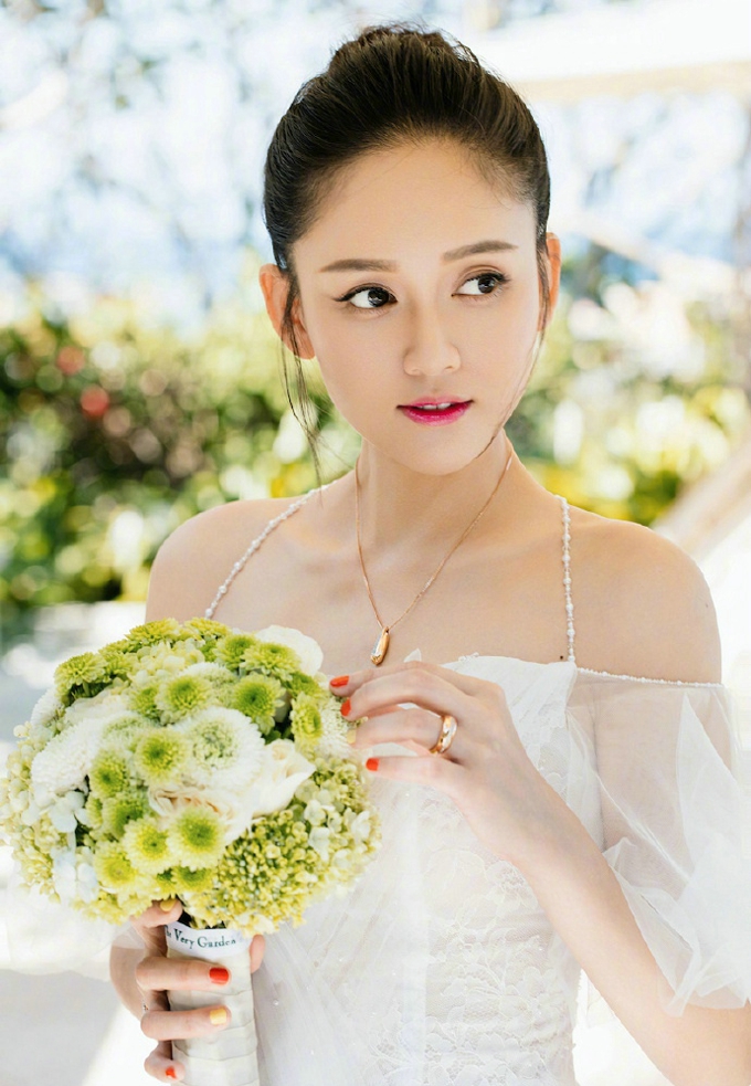 陈乔恩曝光一组仙气十足的婚纱写真大片[2]