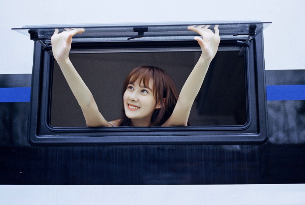 曹曦月唯美小清新户外写真[8]